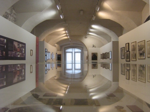 Allestimento Mostra 106-Futuristi-Dosso-Casina 02